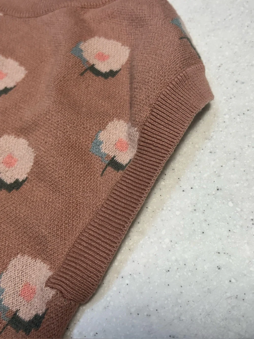 H&M Adorables Floral Knit Sweater Vest Size 6 Neutral Brown
